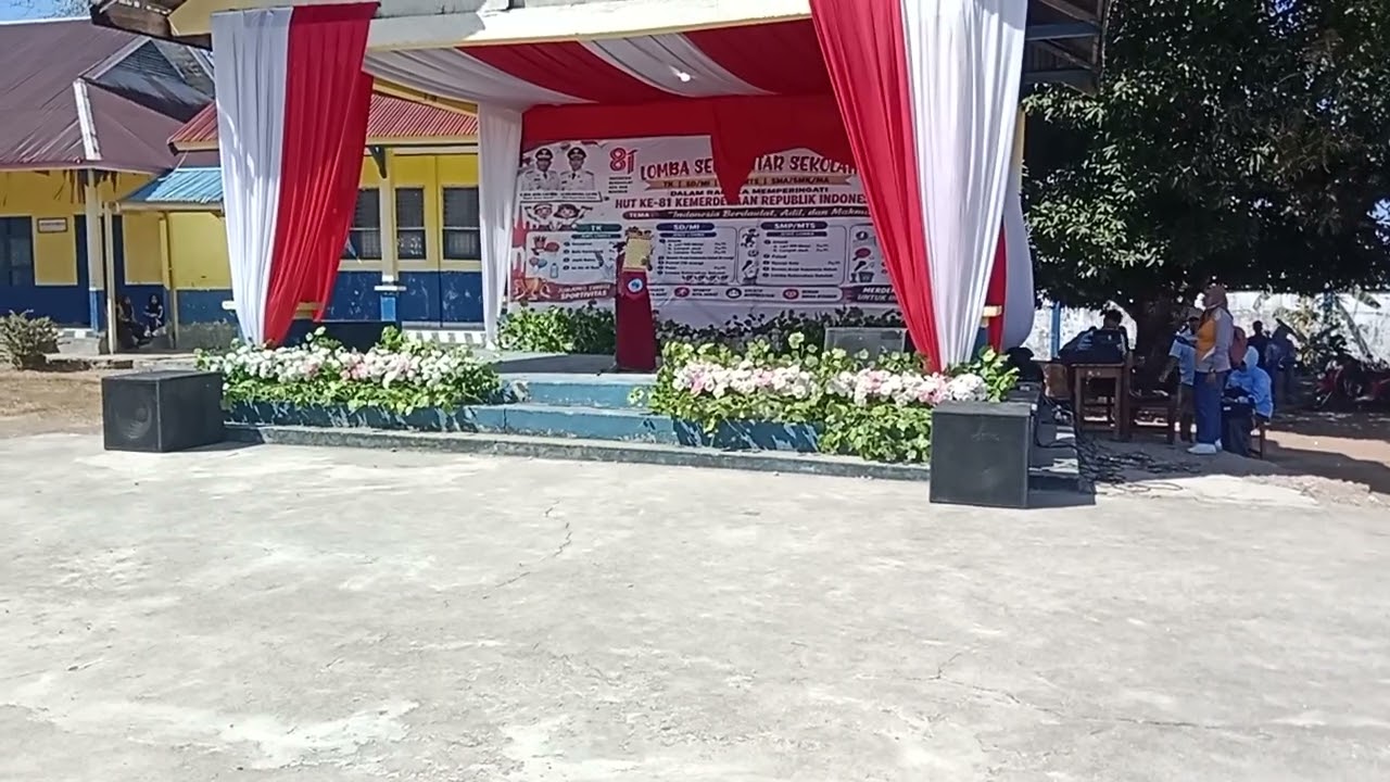 Lomba Baca Puisi Putri