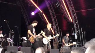 no use for a name -   Under﻿ the garden 1/2 (live malmö festivalen 2011)