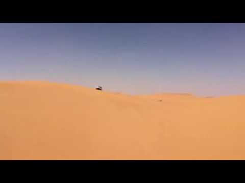 Unimog 416 doka vs fj40 in desert