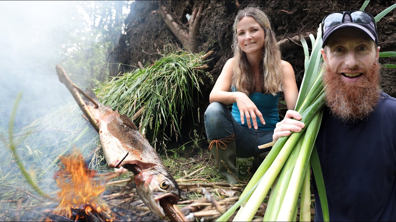 JUNGLE SURVIVAL CHALLENGE - Only Primitive Tools Build Grass Hut, Hand-Fish, Friction Fire - ASMR
