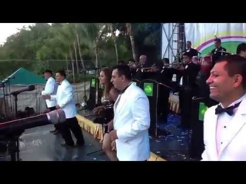 Javier Durán y la Magistral Orquesta Premier en Termos del Rio