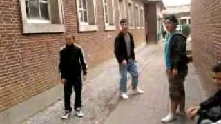 Download lagu Il casse une brique avec son poing mp3 Download lagu Il casse une brique avec son poing mp3