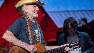Willie Nelson &amp; Family - Whiskey River (Live at Farm Aid 2019)