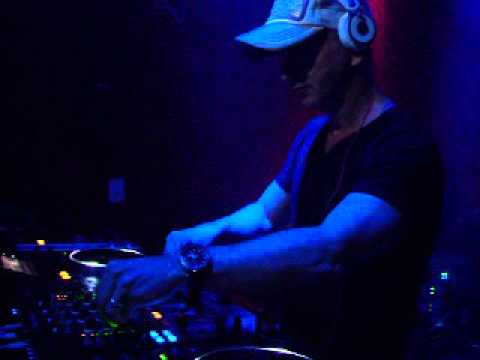 DJ Robix - The Pub - 12/01/13 3