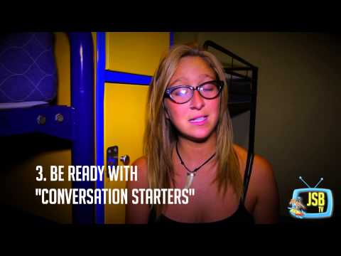 How to make friends in a backpackers hostel while travelling.