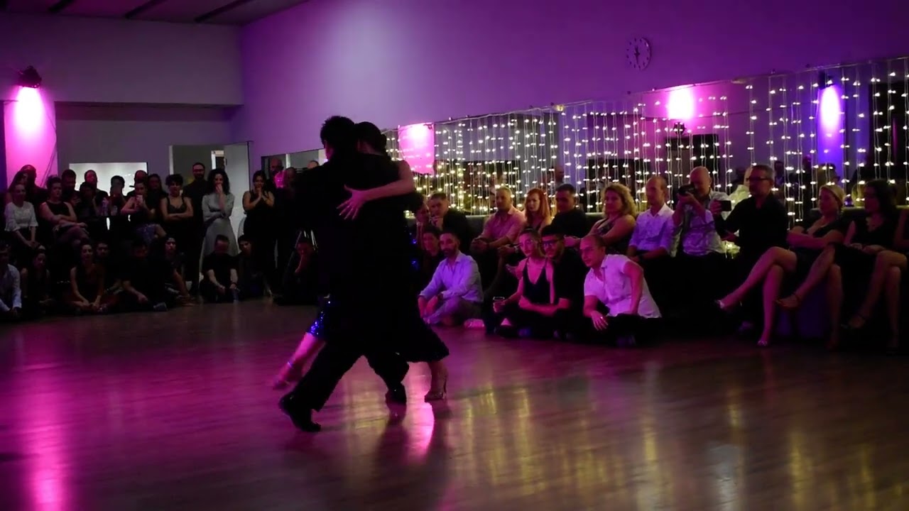 Video thumbnail for Embrujamiento - Carlitos Espinoza & Agustina Piaggio Thessaloniki 19-11-2022 3/5