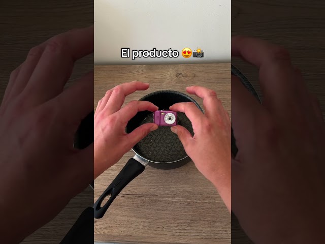 Vídeo relacionado con Llavero De Cámara De Acero Inoxidable De 3 Piezas, Regalos De Llavero De Fotógrafo, Adornos De Mochila para Cámara, Regalos para Entusiastas De La Fotografía.