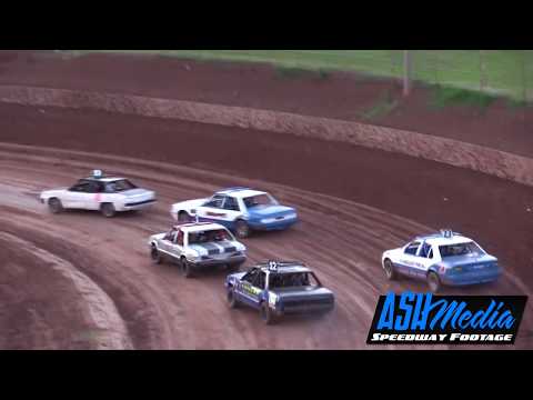Ford v Holden v Sigmas: The Sigma Holds Them Off - Archerfield Speedway