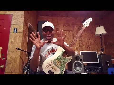 PJ  OR JAZZ BASS (what's your choice)