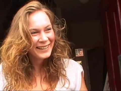 VIDEO | Buurtbewoners klaar voor volleybaltoernooi?