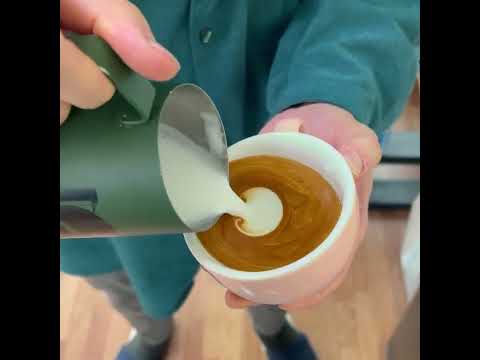 Solid Heart Latte art