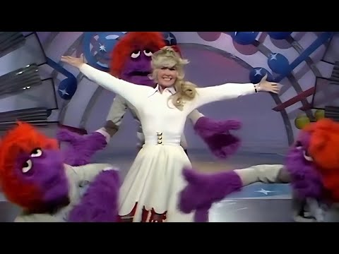 The Muppet Show – Unforgettable Opening Scene | Season 1 Episode 2 (Connie Stevens)