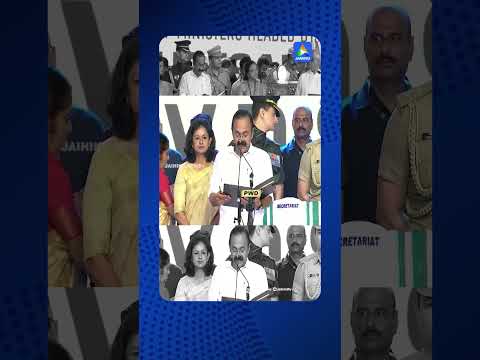 വടശ്ശേരി ദാമോധരൻ സതീശൻ എന്ന ഞാൻ.. മുഖ്യമന്ത്രിയായി വി.ഡി.സതീശൻ ദൈവനാമത്തിൽ സത്യപ്രതിജ്ഞ ചെയ്തു| VD