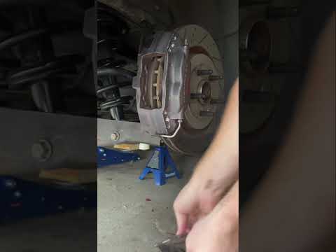 How to remove brake calipers and rotors. Camaro SS #shorts