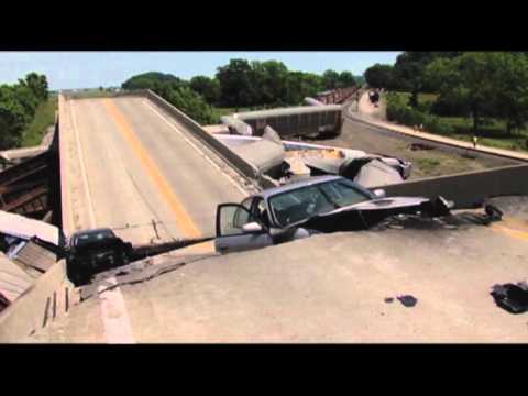 Raw: Train Derails After Overpass Collapse