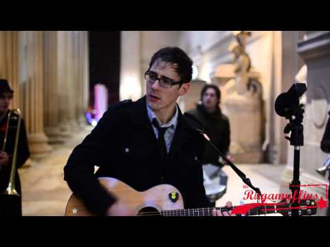 The Ragamuffins - It Never Rains On Mossley Hill (Live outside St George's Hall, Liverpool)