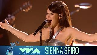 Download lagu Sienna Spiro Performs 'Great Expectation' | 2026 VMAs mp3