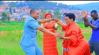 Download lagu IGISIRIMBA NDACYARIHO by David fr Mammy Lavine official video 2025 mp3 Download lagu IGISIRIMBA NDACYARIHO by David fr Mammy Lavine official video 2025 mp3