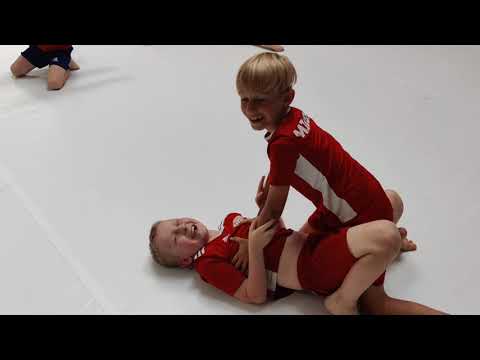 Kinder Pogoń w progach UKS Sparta ✌️