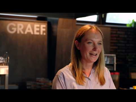 Franziska Graef stellt den Allesschneider SKS 900 vor