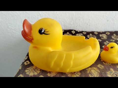 Rubber Ducks at the Swimming Pool #Toy Trains for Kids #VladandNiki #Supercrazykids