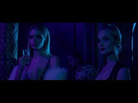 The neon demon trailer~Elle Fanning