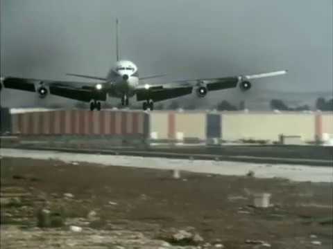 rare! El Al's Boeing 707 landing at Tel Aviv in 1975
