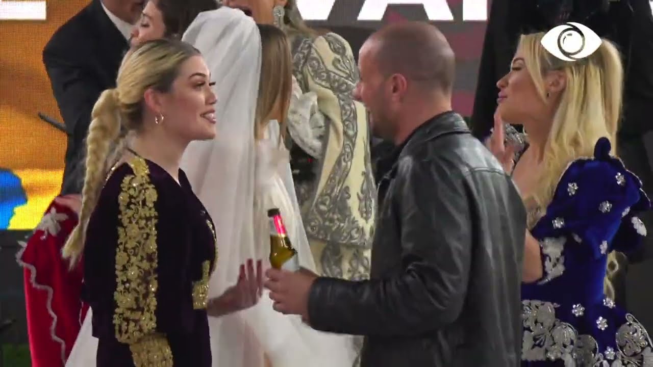 Kristi kërcen me Keisin