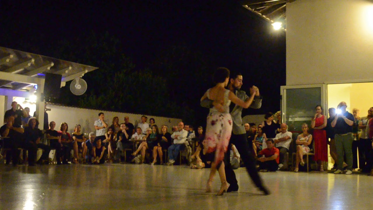Walter Suquia y Ayelen Sánchez @Milonga La Rotonda 2/4