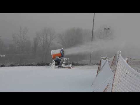 TwojeZaglebie.pl: Naśnieżanie stoku na Górce Środulskiej w Sosnowcu [wideo: UM Sosnowiec]