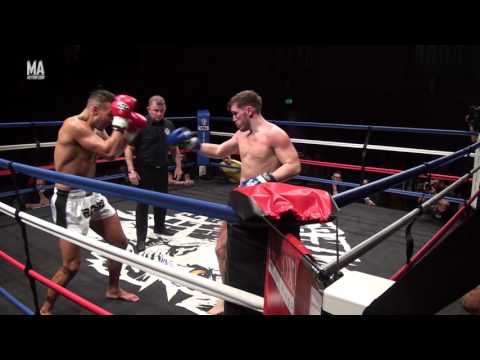 Roar Feb 2017 -   Martin FLOOD VS Laz DIAZ