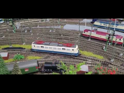 Eine der neue Lok hat sich zu uns verirrt und sie läuft super