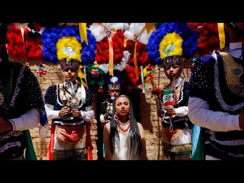 Alejandra Robles y Los Danzantes de La Pluma de Cuilapam de Guerrero. Las Joyas de Oaxaca.