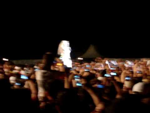 Beyoncé sings Sweet Dreams, Check on it, Bootylicious and Upgrade You in Florianópolis - Brasil