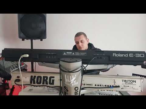 Roland E30 Intelligent Synthesizer 1988 Italy image 21