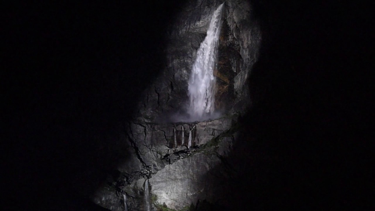 Le cascate del Serio in notturna non deludono