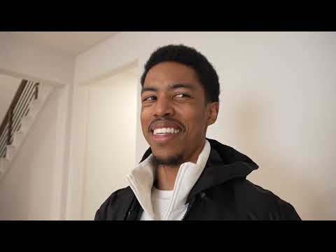 世間話の時に、自分が普通であるかのように振舞うために嘘をつく。 (Lying during small talk just to act like you're normal.)