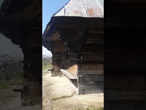 Biserica de lemn din Vălani de Pomezeu, comuna Pomezeu, județul Bihor, datează din secolul XVIII