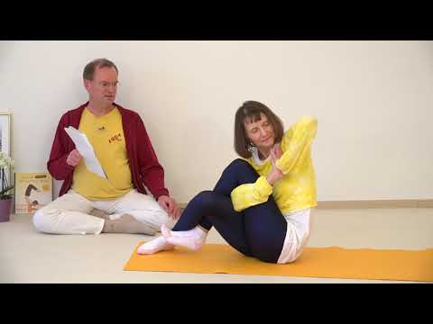 Parivritta Upavishta Pada Garudasana - Asana Lexikon 1063