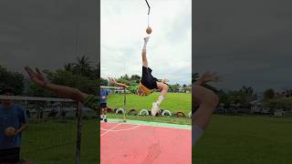 Download lagu Latihan Bola Gantung 3 Meter’s? 🤯😳#rollspike #spike #sepaktakraw mp3