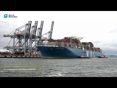 MOL TRIUMPH   Calls at Port of Rotterdam 20,000TEU