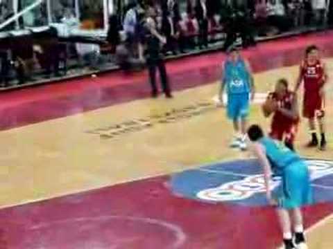 Lottomatica Virtus Roma-Barcellona - David Hawkins wins the game (Free Throws)