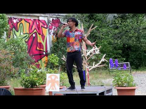 Kabawiler Hinter Hof Pause [No.12 - Sam Sillah]