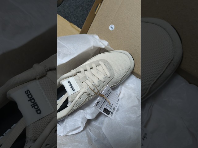 Vídeo relacionado con adidas Hombre Run 60S 4.0 Shoes, Core White/Core Black/Off White, 43 1/3 EU