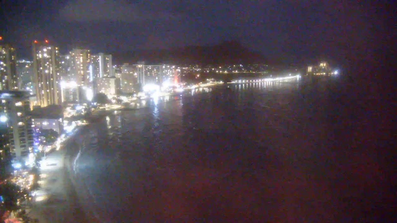 Live webcam view of Waikiki Beach Live Cam