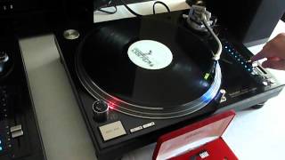 Video thumbnail for Technics SL-1210M5G GRANDMASTER DJ TURNTABLES WITH ORTOFONS ON EBAY by bobbie croyl