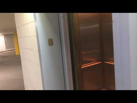 Westinghouse RT Hydraulic Elevator At University Hospitals Landerbrook Health Center