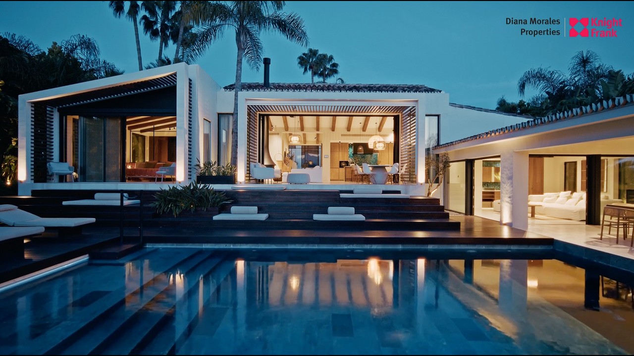 Villa for sale in Los Naranjos Golf, Nueva Andalucia