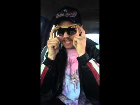 Haha! This rapper with a mullet just KILLED this old Eminem beat!! (Feeki)