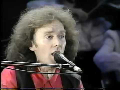 Gilbert O'Sullivan - Where Peaceful Waters Flow (Live)